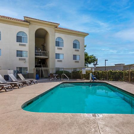 Comfort Inn & Suites Phoenix North - Deer Valley Bagian luar foto