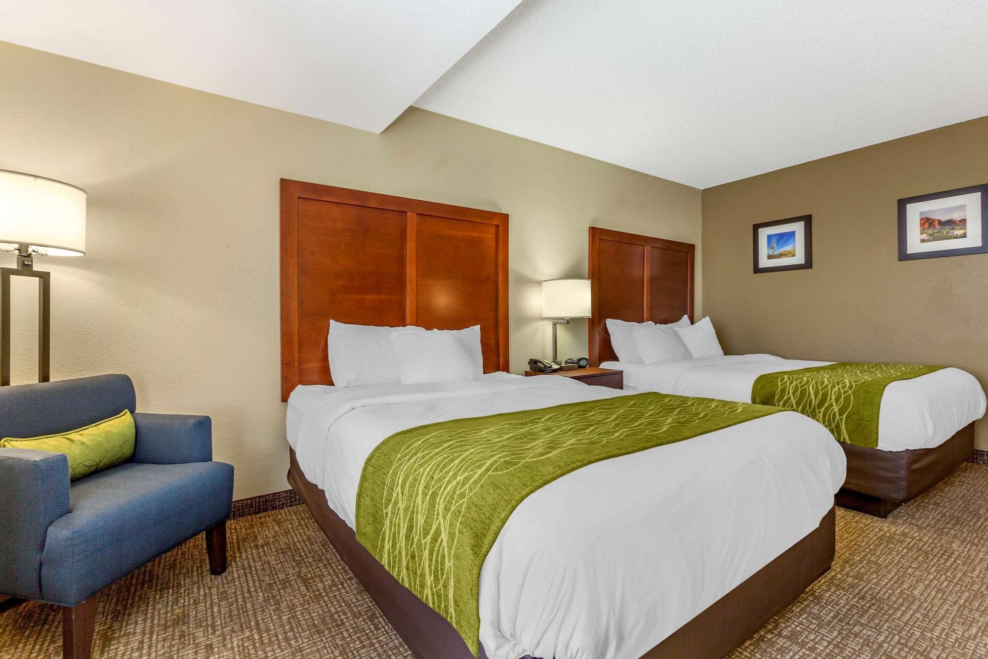 Comfort Inn & Suites Phoenix North - Deer Valley Bagian luar foto