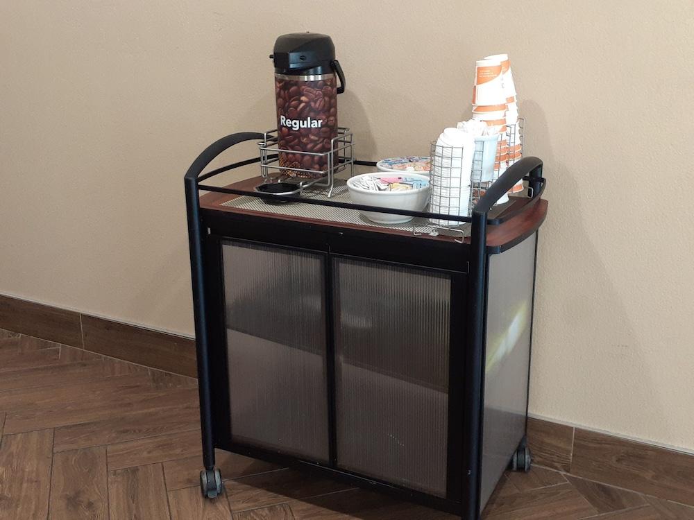 Comfort Inn & Suites Phoenix North - Deer Valley Bagian luar foto