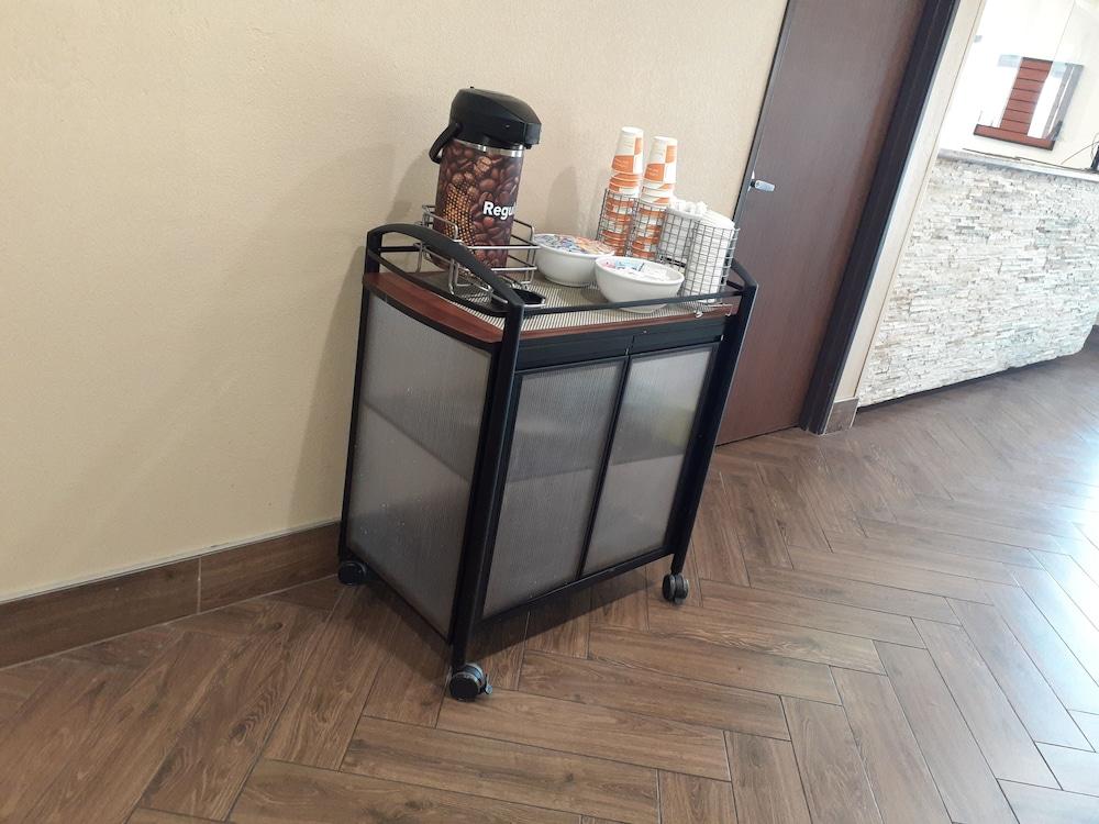 Comfort Inn & Suites Phoenix North - Deer Valley Bagian luar foto