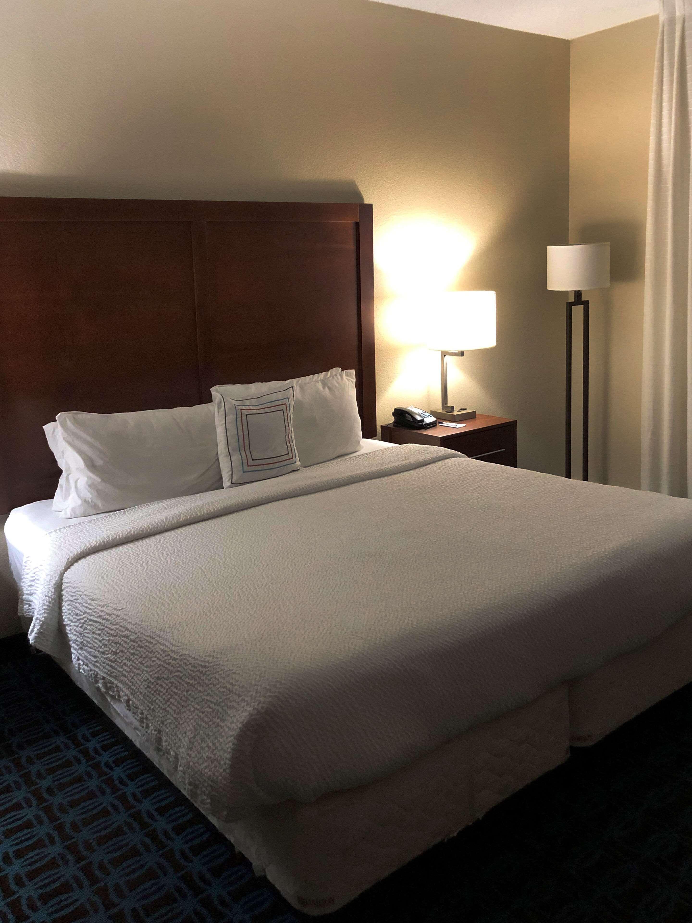 Comfort Inn & Suites Phoenix North - Deer Valley Bagian luar foto