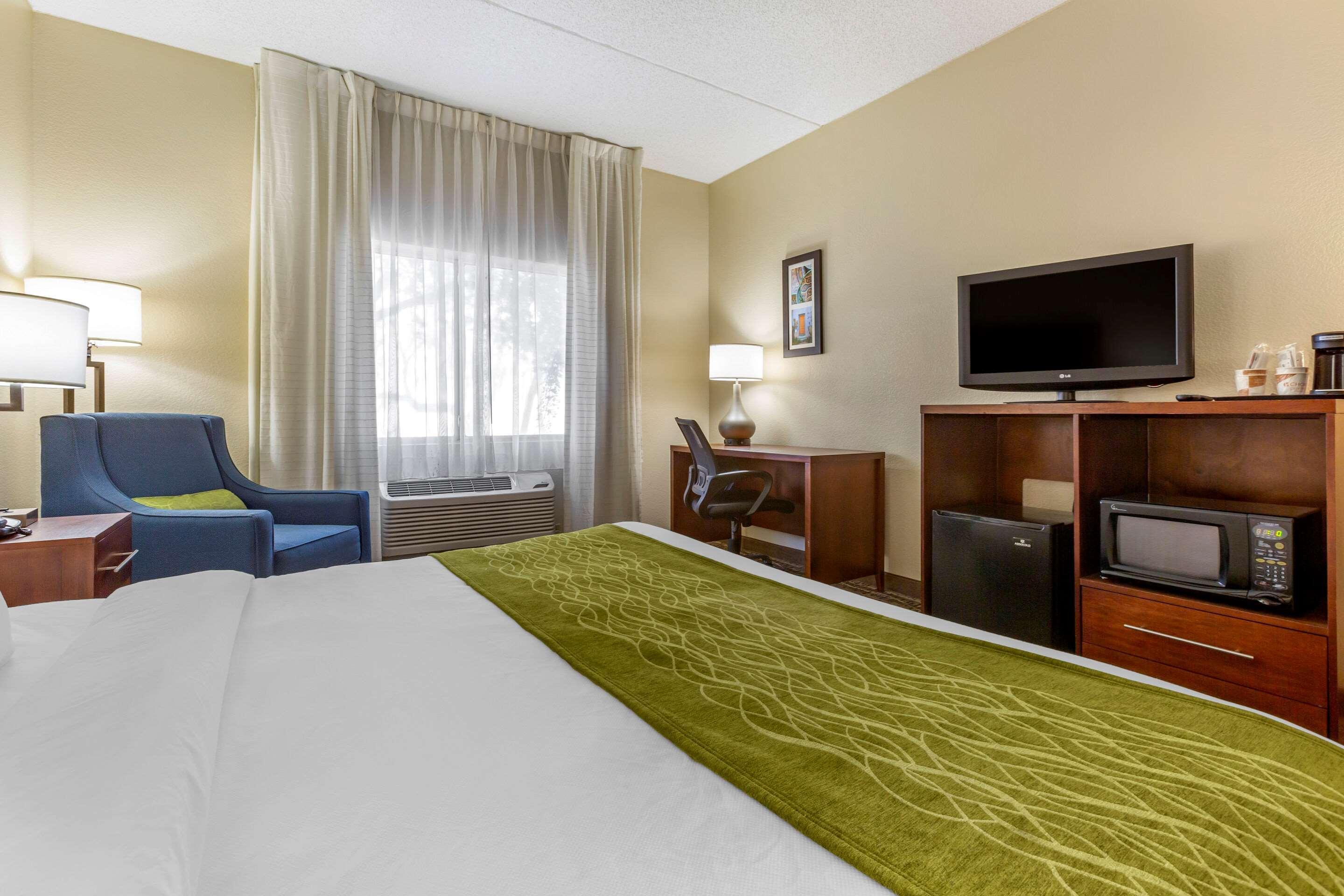 Comfort Inn & Suites Phoenix North - Deer Valley Bagian luar foto