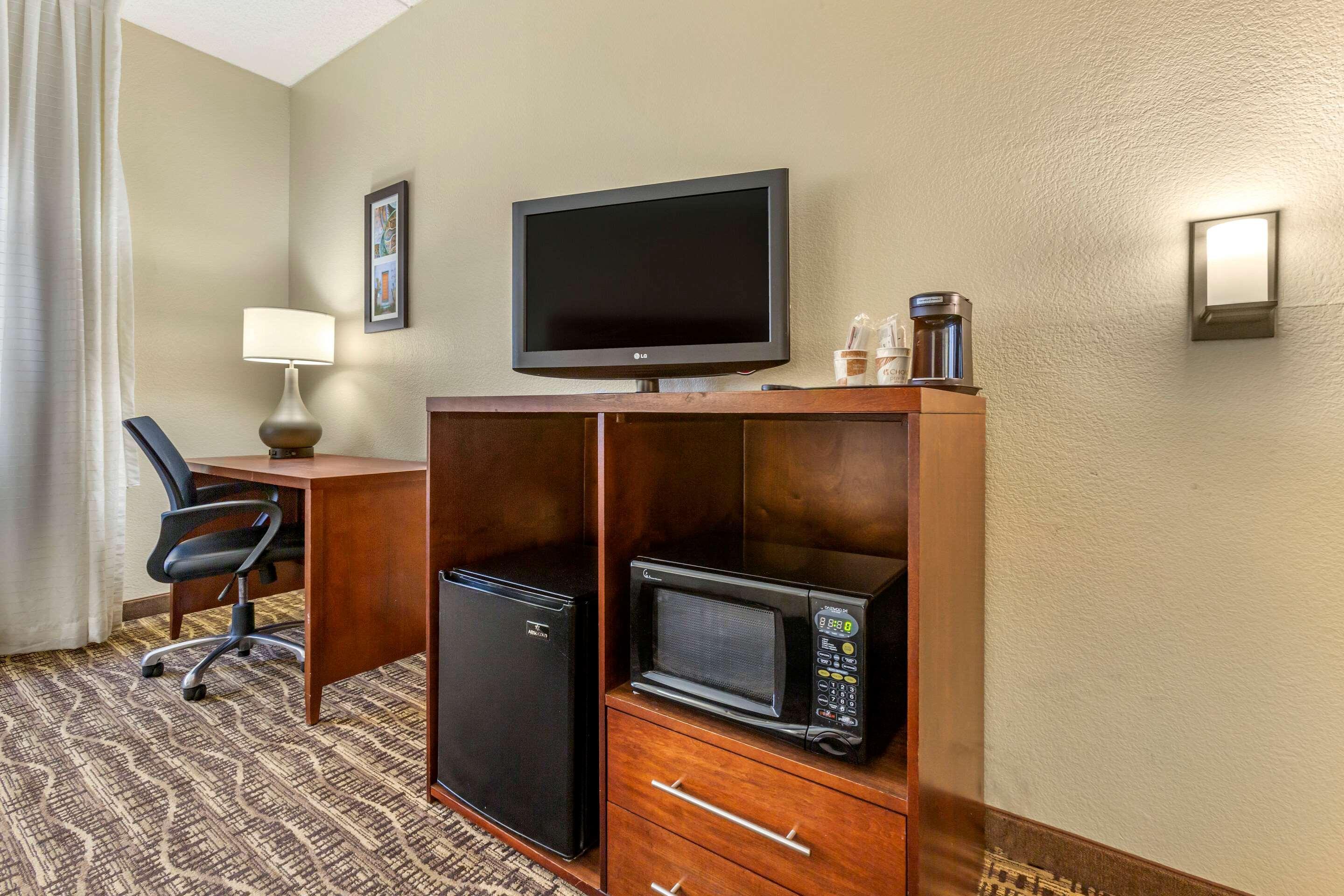 Comfort Inn & Suites Phoenix North - Deer Valley Bagian luar foto