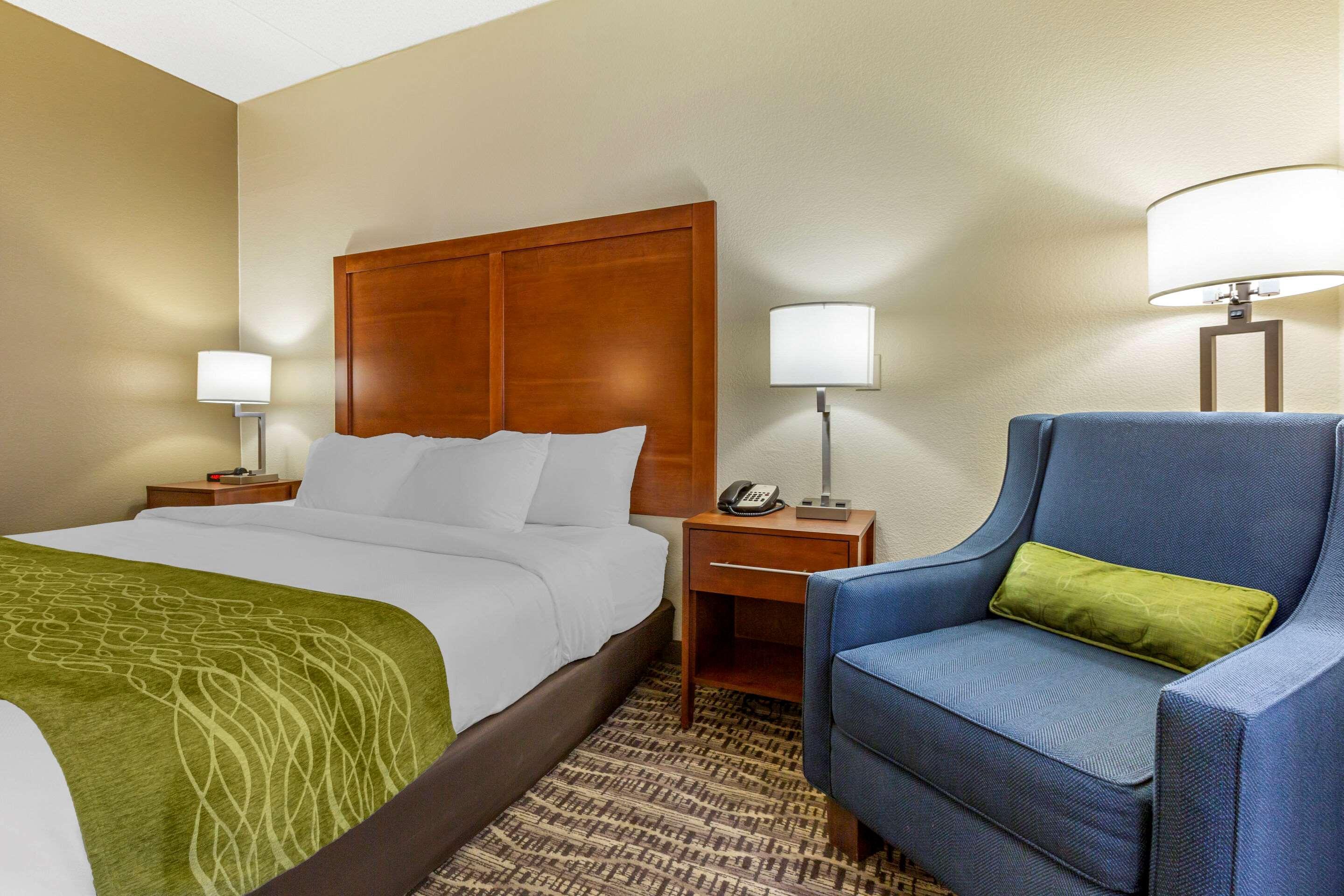 Comfort Inn & Suites Phoenix North - Deer Valley Bagian luar foto