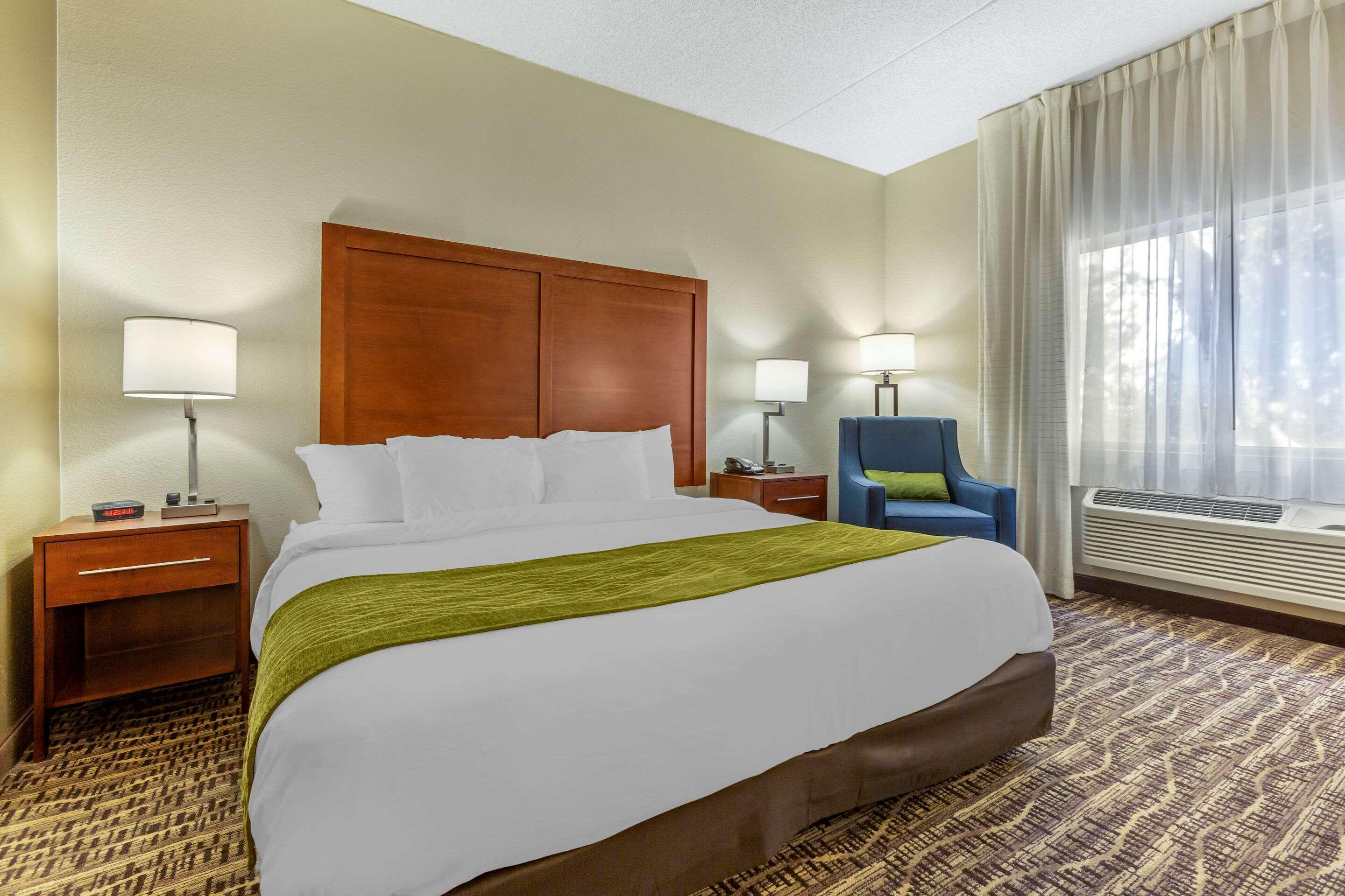 Comfort Inn & Suites Phoenix North - Deer Valley Bagian luar foto