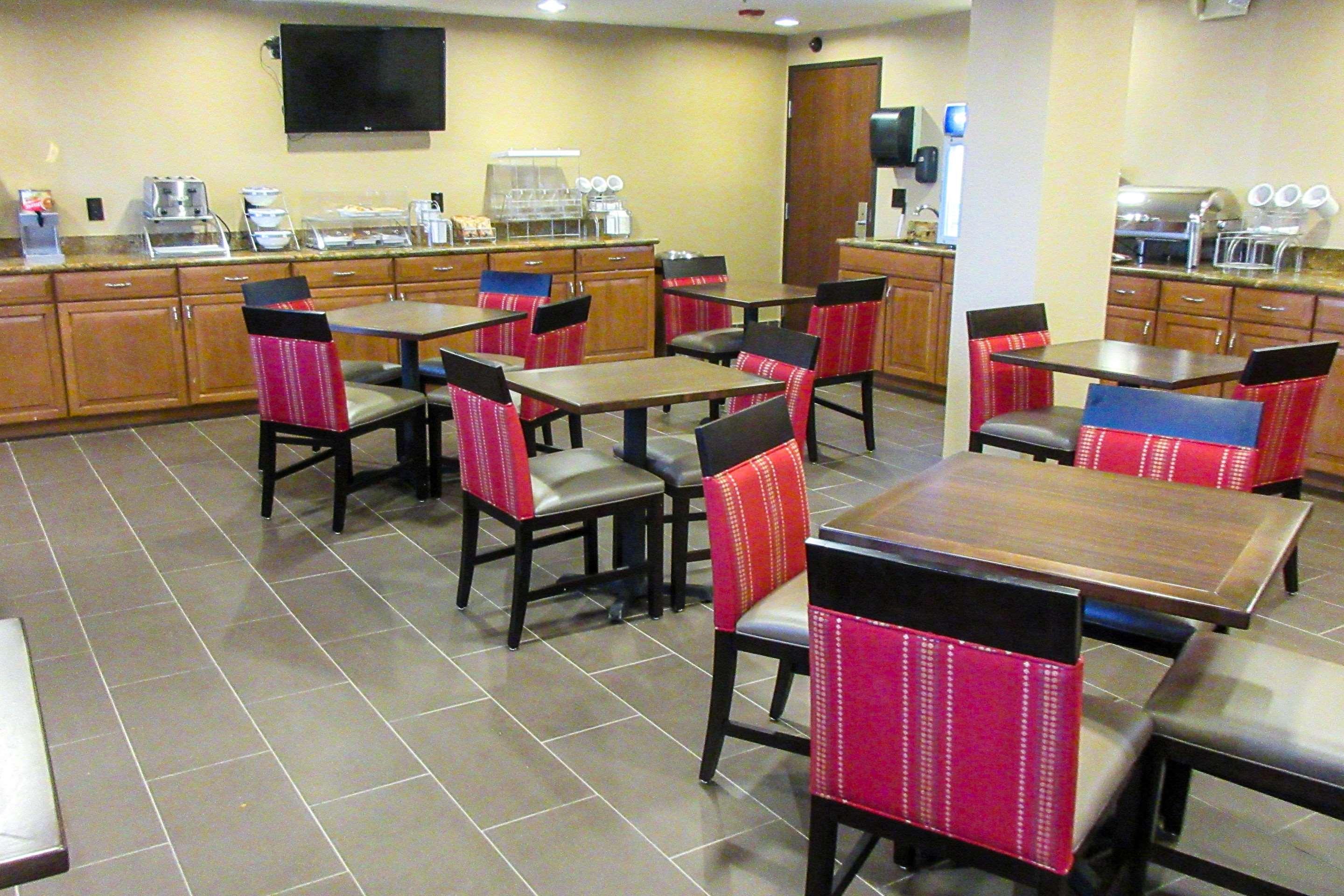 Comfort Inn & Suites Phoenix North - Deer Valley Bagian luar foto