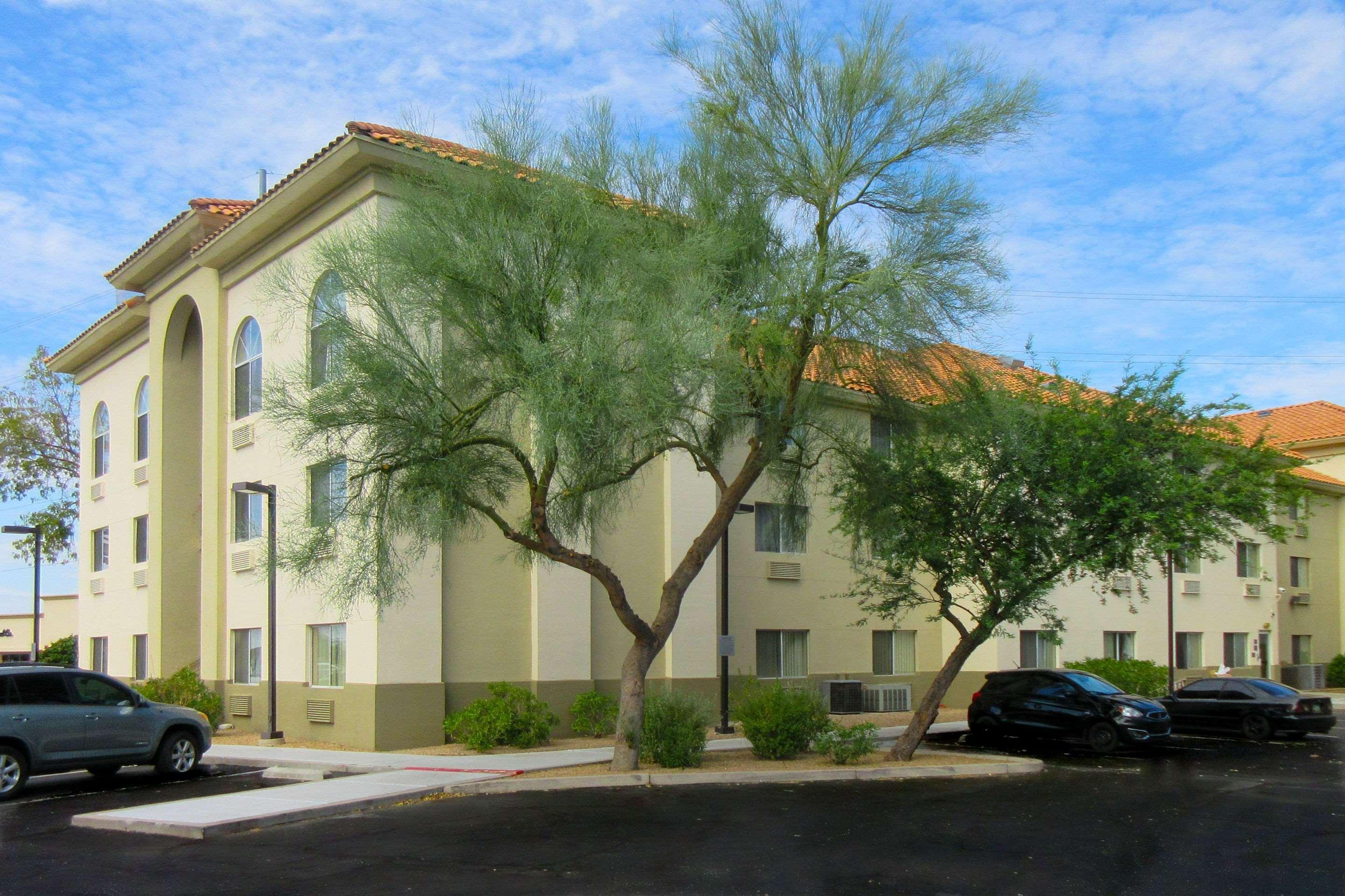 Comfort Inn & Suites Phoenix North - Deer Valley Bagian luar foto