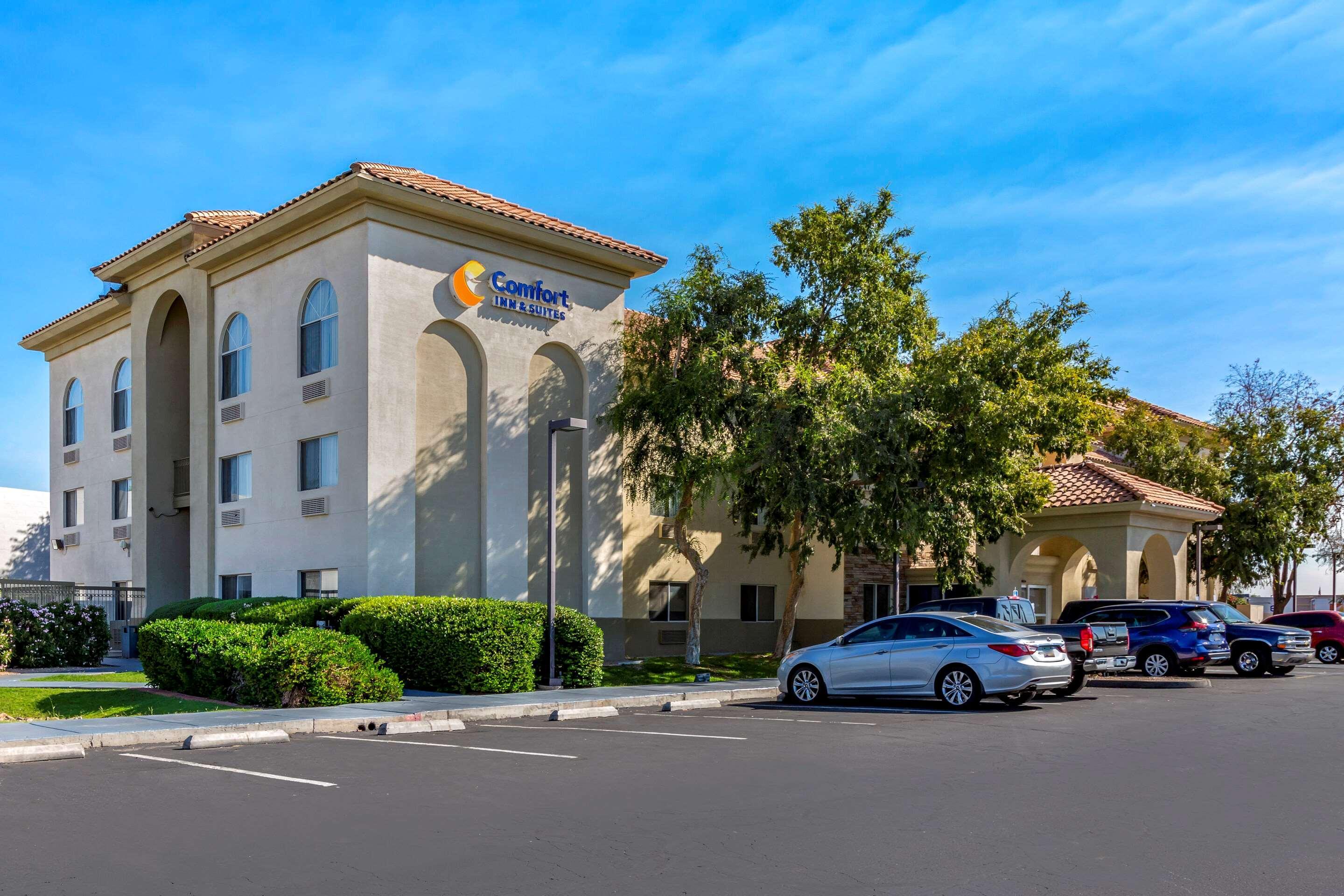 Comfort Inn & Suites Phoenix North - Deer Valley Bagian luar foto