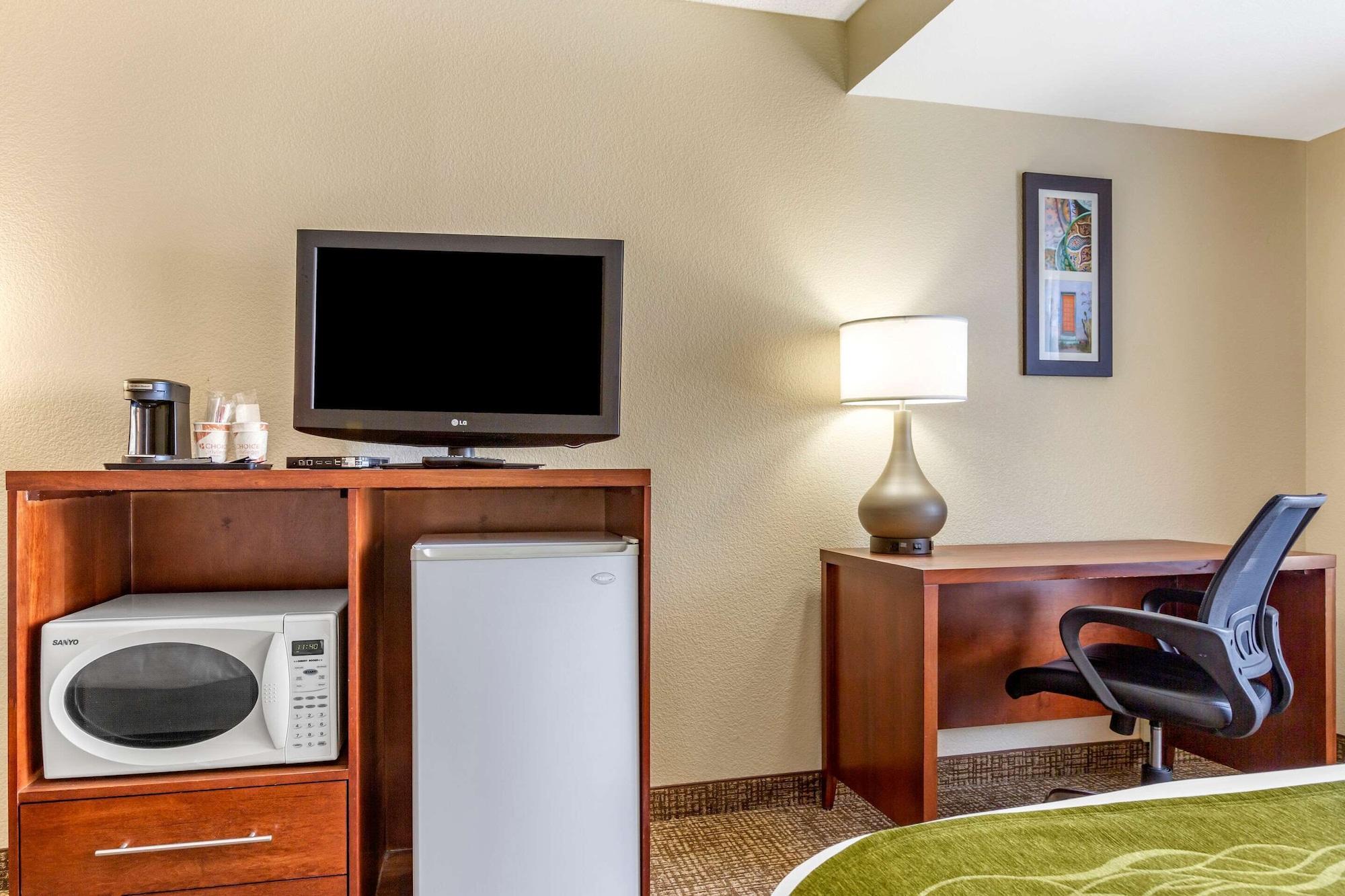 Comfort Inn & Suites Phoenix North - Deer Valley Bagian luar foto