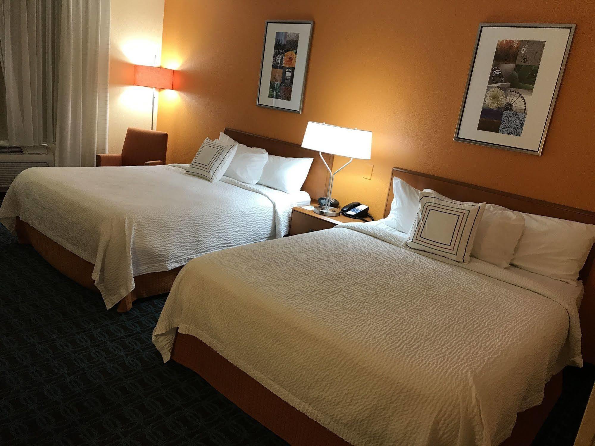 Comfort Inn & Suites Phoenix North - Deer Valley Bagian luar foto